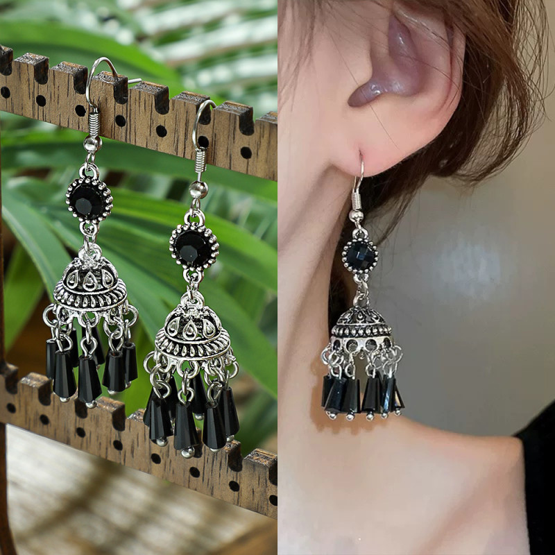 Internet Celebrity Hot-Selling Bestseller Inlaid Black Crystal Tassel Lantern Earrings Fashion Design Retro Light Luxury Earrings Wholesale