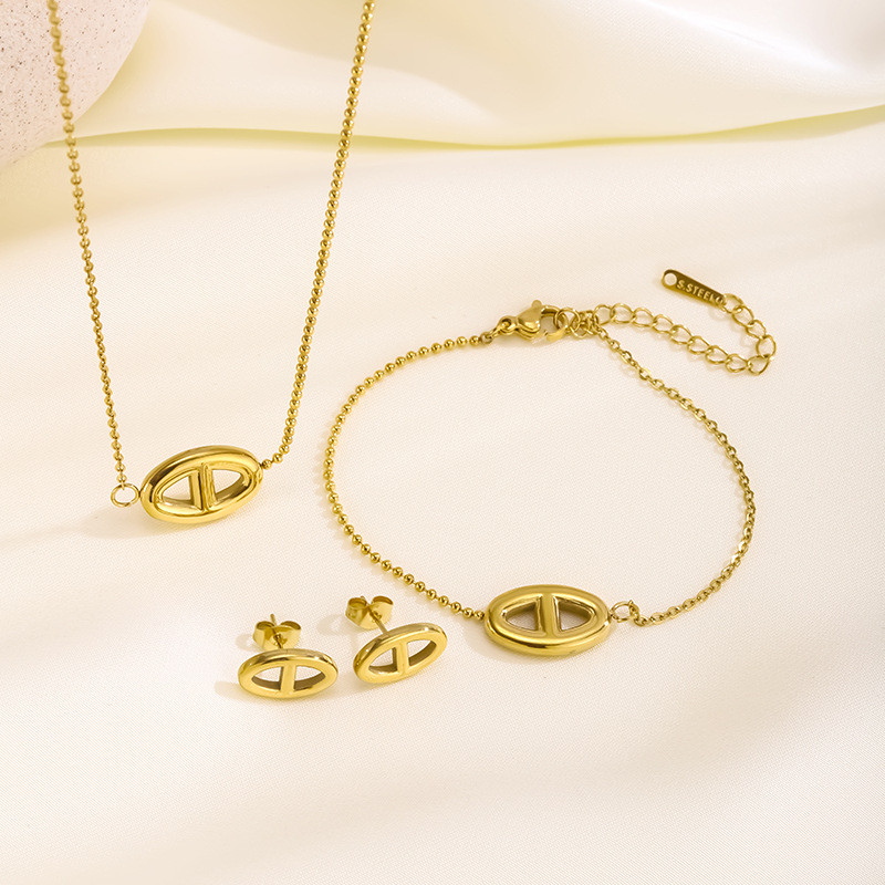 European and American INS Niche Design Pig Nose Hollow Splicing Necklace Bracelet for Women Internet Celebrity Couple Personality Jewelry Set