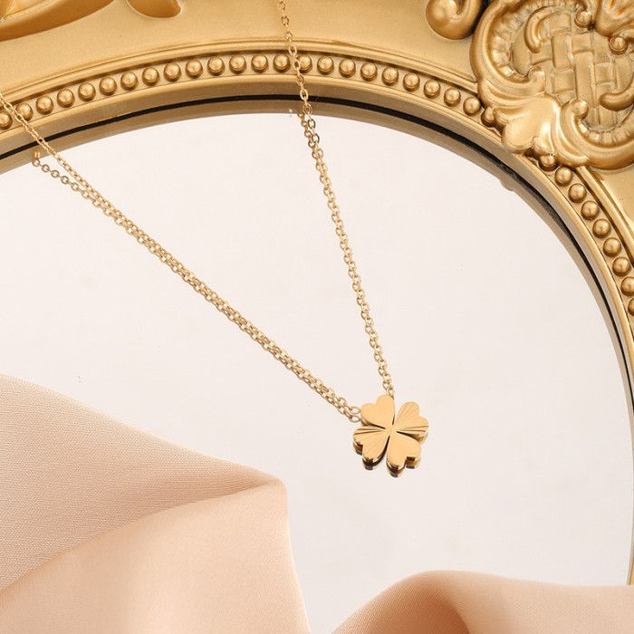 Four-leaf Clover Necklace 2024 New Hot-selling Women's Decorative 18K Gold Titanium Steel Clavicle Chain Women's High...