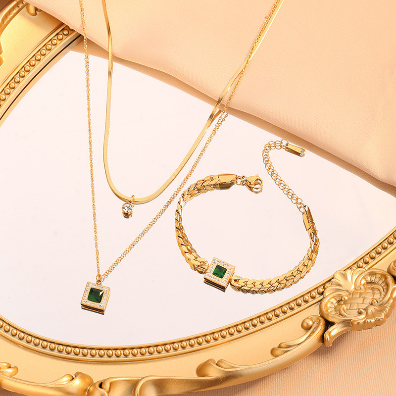 Fashion Niche Retro Light Luxury Elegant Simple Inlaid Diamond Emerald Square Pendant Necklace Bracelet Jewelry Set