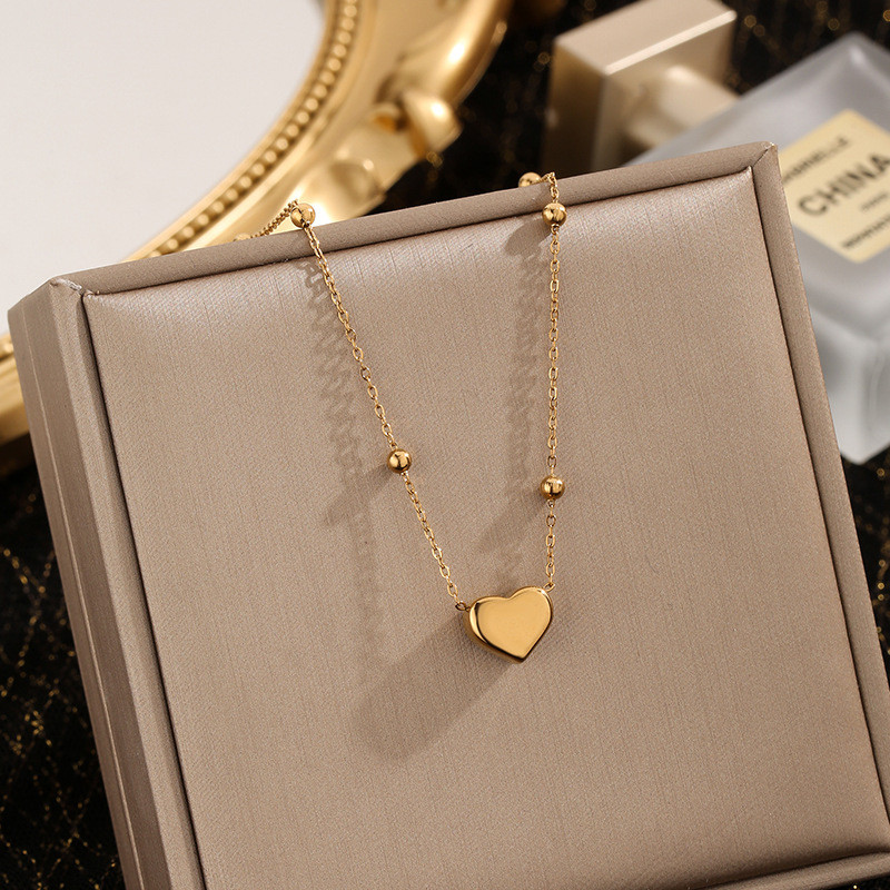 Heart Necklace for Women, Light Luxury Niche 2023 New Design Clavicle Chain, High-End Elegant Neck Chain, Exquisite Accessory