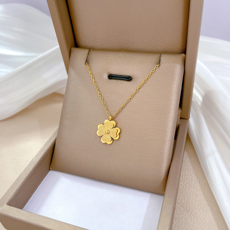 Full Body Titanium Steel Matte Four-Leaf Flower Minimalist Style Titanium Steel Gold-Plated Necklace for Women Ins Internet Celebrity Collarbone Chain Accessory