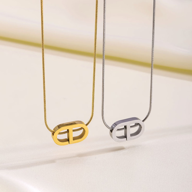 European and American Light Luxury Niche Design Letter Necklace Gold Pig Nose Titanium Steel Fashion Collarbone Chain Pendant Cross-Border Hot Item