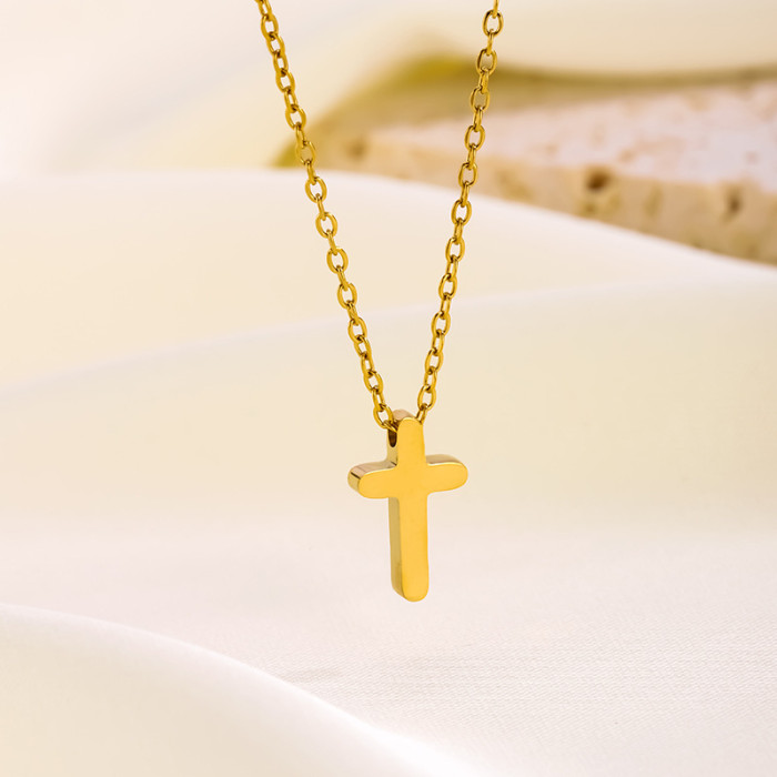 Cross Necklace New 18K Gold Pendant Clavicle Chain for Women High-end Titanium Steel Non-fading Jewelry Ins