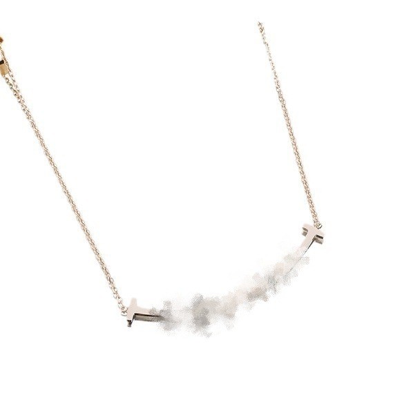 Light Luxury Niche Smile Face Necklace for Women, Collarbone Chain, High-End Exquisite Titanium Steel, Non-Fading, Wholesale from Manufacturer