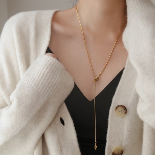 Light Luxury Niche Knot Sweater Chain Women's Long Necklace Minimalist Cool Style Versatile Trendy Internet Celebrity Design Sense High-end