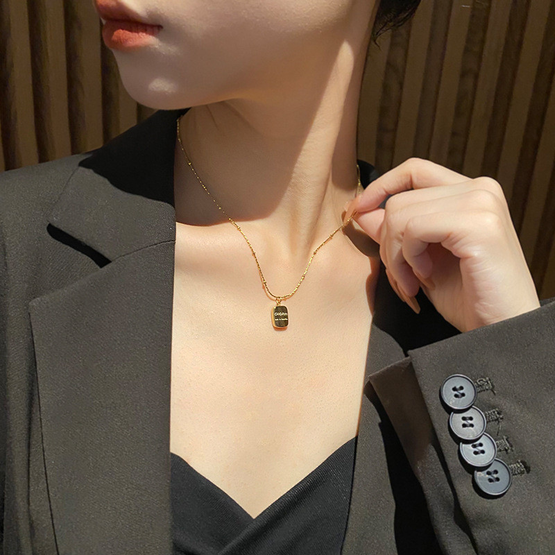 Letter Double-Sided Gold Coin Necklace for Women Summer 2022 New Luxury Niche Design Collarbone Chain Non-Fading Choker