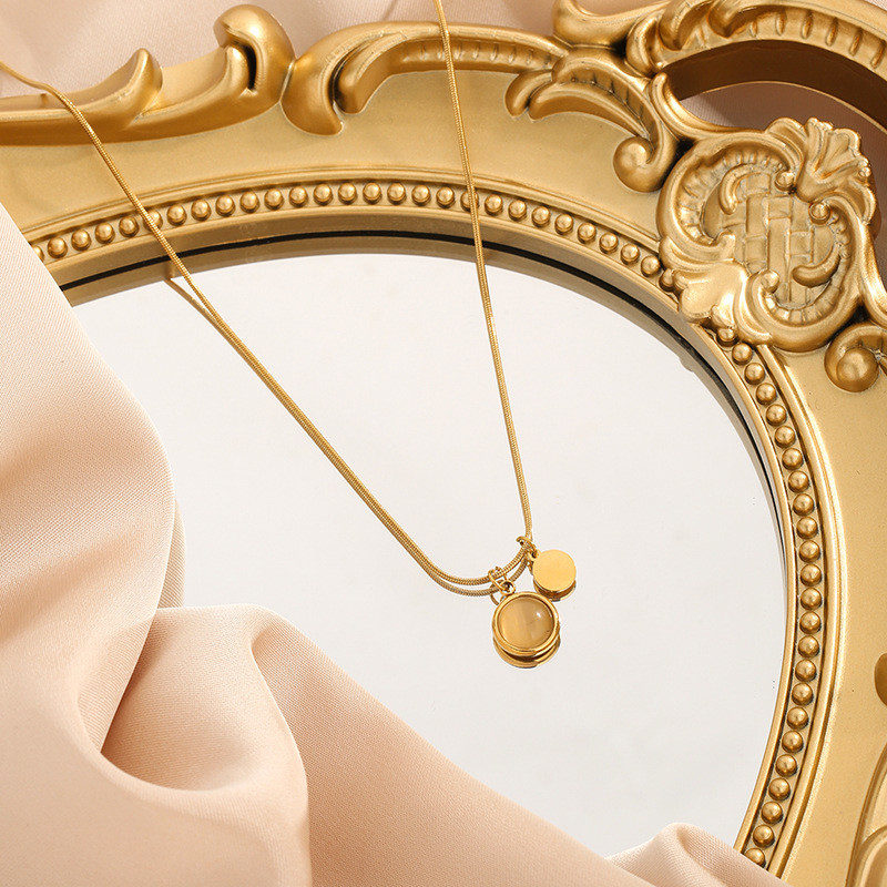 Titanium Steel Necklace 2023 New Women's Summer Trendy Jewelry Non-Fading Titanium Steel Round Pendant Collarbone Chain Simple Elegant