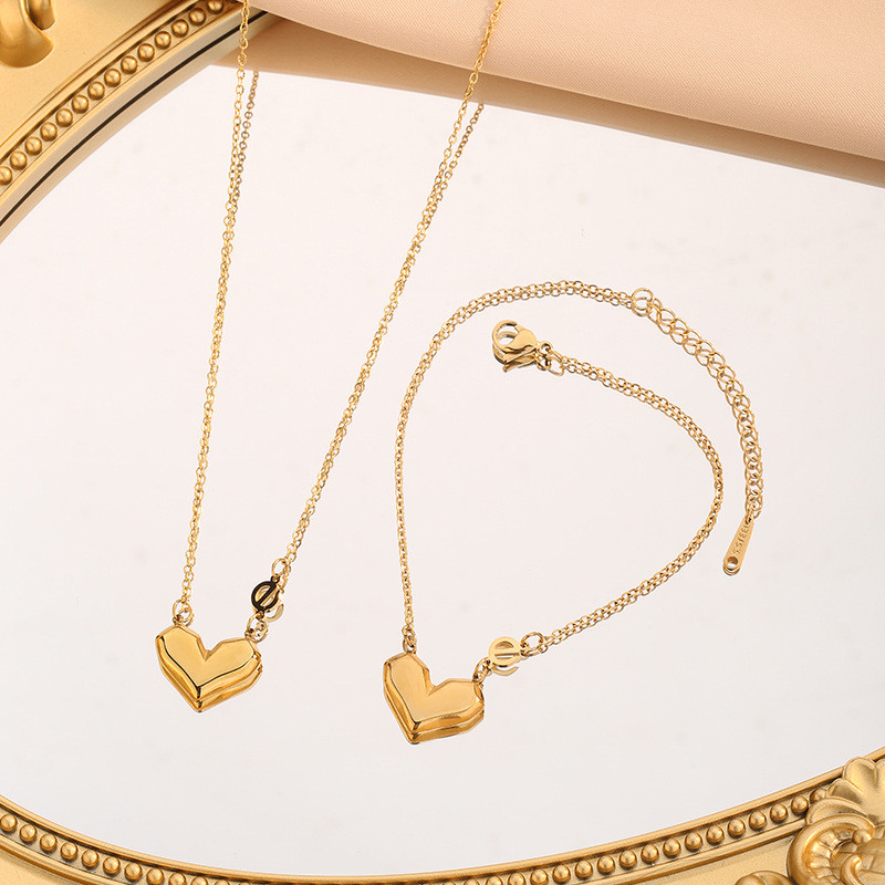 eShengYouYou Titanium Steel Necklace for Women, Three-Dimensional Heart Letter, Non-Fading Collarbone Chain Bracelet Set for Women