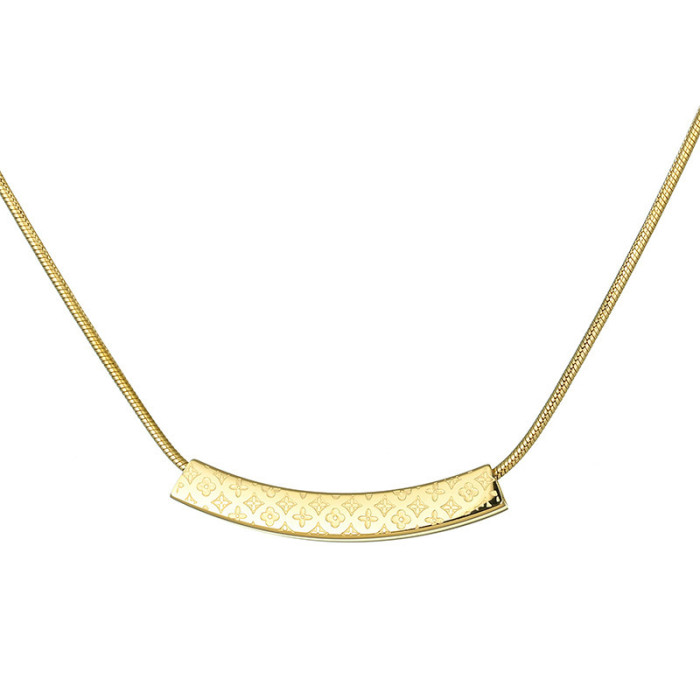 Cross-Border Classic Niche Design Four-Leaf Clover Pattern Smile Shape Non-Fading Titanium Steel Necklace Accessories Clavicle Chain