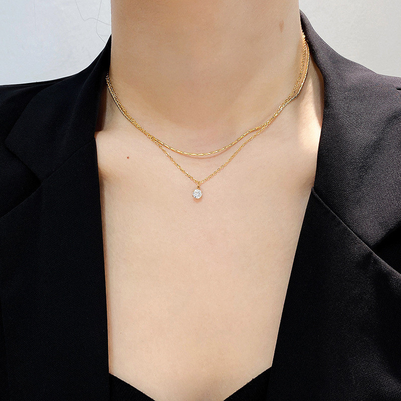 French Style Light Luxury New Sparkling Diamond Double Layer Titanium Steel Necklace for Women Simple Choker Petite Design 18K Gold Plated Collarbone Chain