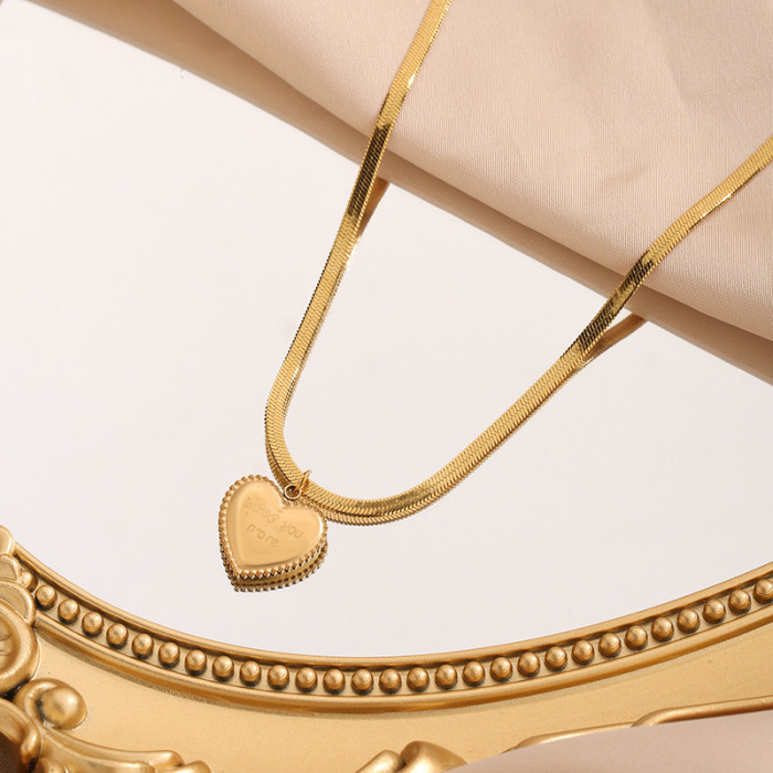 European and American Love Heart Necklace for Women, Collarbone Chain, Titanium Steel Simple Pendant, Internet Celebrity Ins Style, Versatile Snake Chain Necklace
