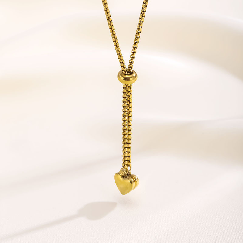 Titanium Steel Necklace for Women Heart Pendant Non-Fading Personalized Simple Collarbone Chain Niche Design High-End Jewelry