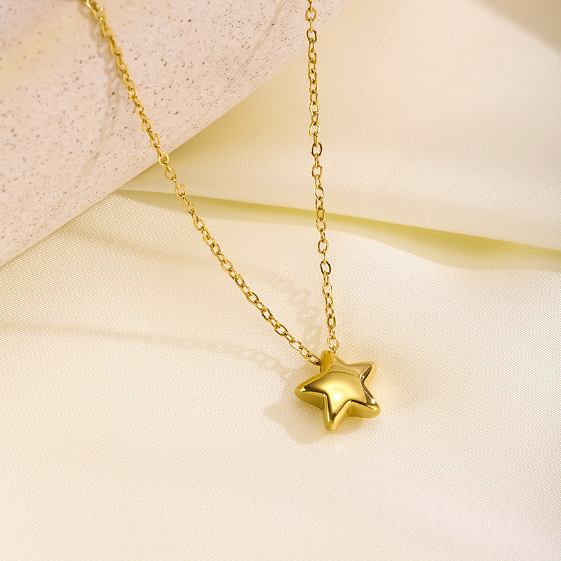 Lucky Star Simple Five-Pointed Star Titanium Steel Necklace for Women, Artistic Retro Collarbone Chain, 18K Real Gold Plated Jewelry