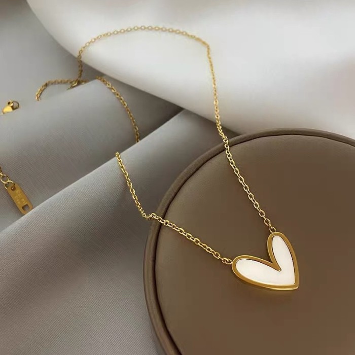 Heart-shaped Mother-of-Pearl Necklace Collarbone Chain Light Luxury Versatile Titanium Steel Metal Ins Style Light Lu...