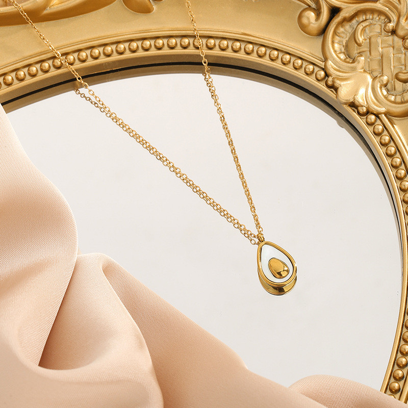 2024 New Titanium Steel Color-Retaining Elegant Light Luxury Ins Style Exquisite Shell Avocado Necklace Best Friend Collarbone Chain