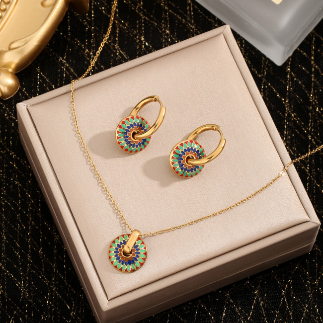 Cross-Border Wholesale European and American Retro Painted Daisy Flower Pattern High-End Titanium Steel Non-Fading Jewelry Set Women's Necklace