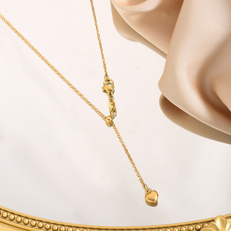 Korean INS Light Luxury Niche High-End Heart Pendant Accessories Wholesale Simple Love Titanium Steel Necklace Women's Jewelry