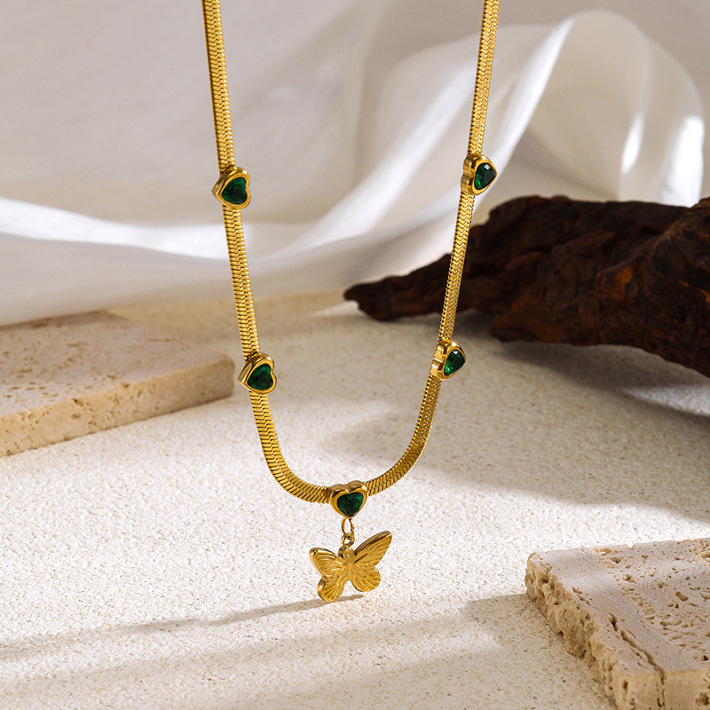 European and American Cross-Border Fashion Creative Retro High-Grade Matte Engraved Butterfly Pendant with Diamond-Encrusted Heart Blade Chain Necklace