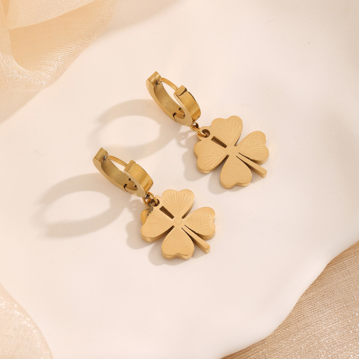 Light Luxury High-End Four-Leaf Necklace 2023 New Trendy Internet Celebrity Fashionable Temperament Titanium Steel No...