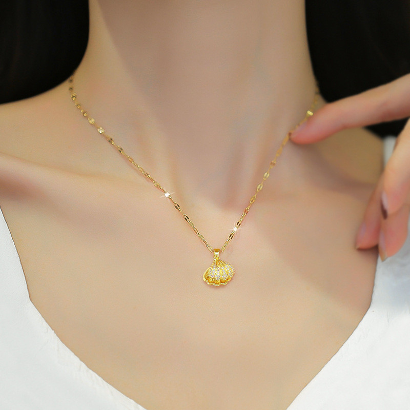 Korean Style Diamond Fashion Shell Pearl Necklace Titanium Steel No Fading Necklace Female Temperament Fan Pendant Online Influencer Jewelry