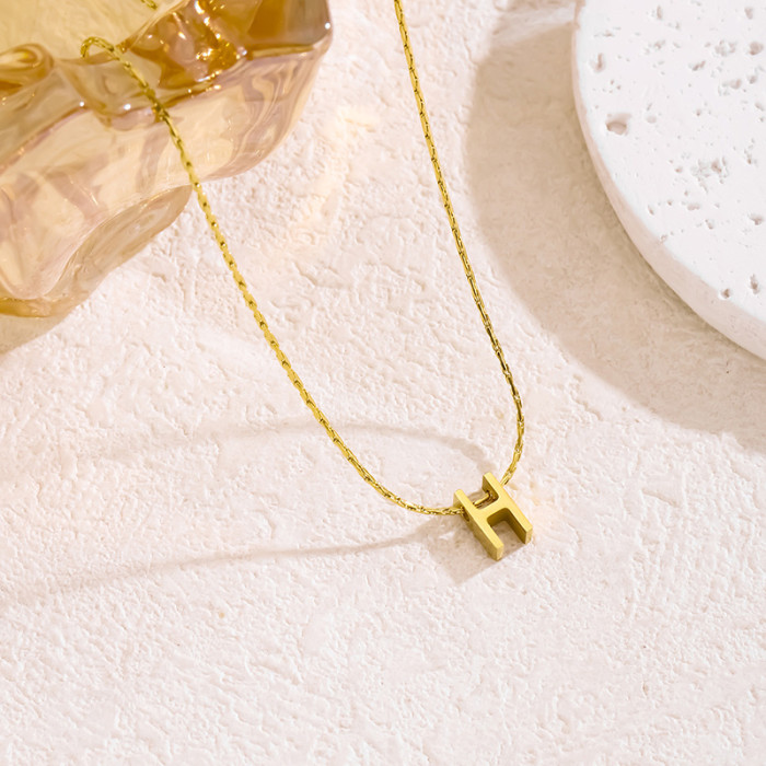 Cross-Border Hot Selling INS Gold 26 Capital English Letters Necklace Piercing Pendant Fine Polished Stainless Steel Necklace