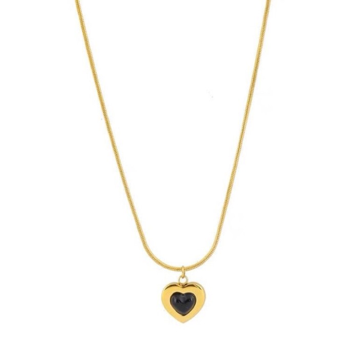 Brown Sugar Heart Vintage Black Titanium Steel Necklace for Women, Niche Design, Ins Style Collarbone Chain Accessory