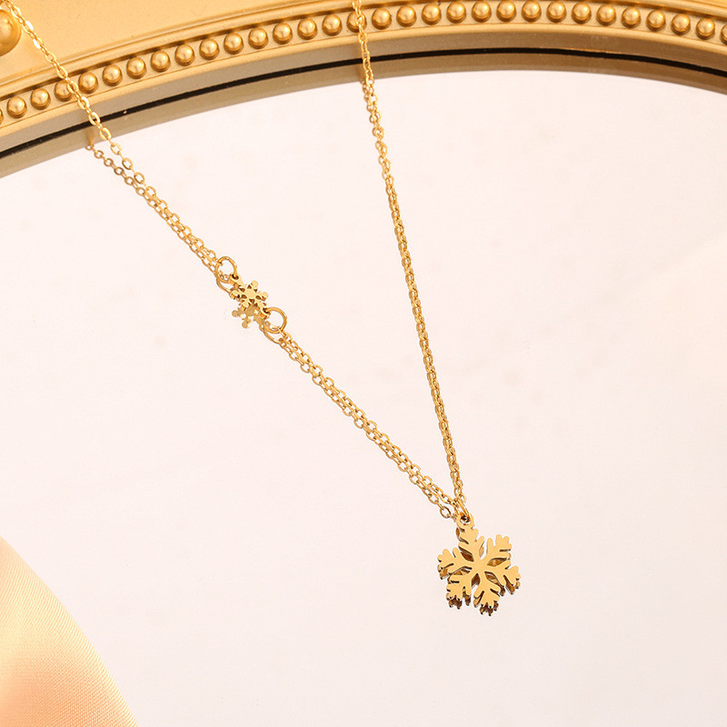 Cross-Border Glossy Snowflake Titanium Steel Necklace for Women Pendant Simple Collarbone Chain Non-Fading Gift for Girlfriend Best Friend Christmas Present
