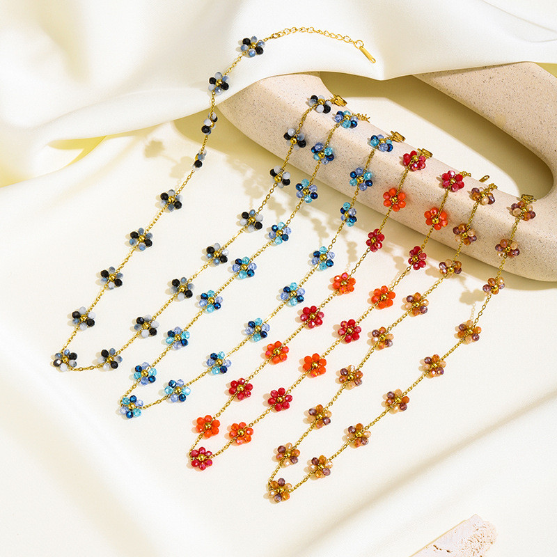 European and American Bohemian Beaded Daisy Flower Necklace Handmade Chain for Girls Small Flower Glass Beads Titanium Steel Chain Jewelry