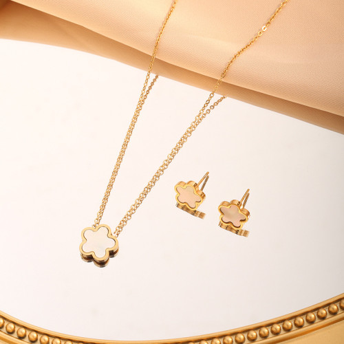 Cross-Border Fashion Personality Five-Leaf Flower Set Black and White Titanium Steel Necklace Earrings Light Luxury Temperament Set Clavicle Chain