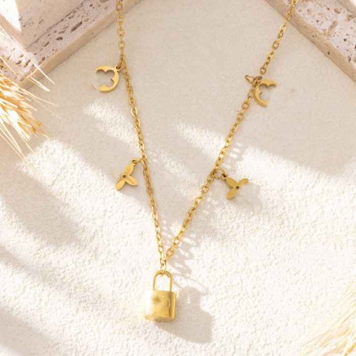 Big Brand Style Old Flower Lock Four-Leaf Clover Necklace for Women Collarbone Chain Korean Version Forest Style Smal...