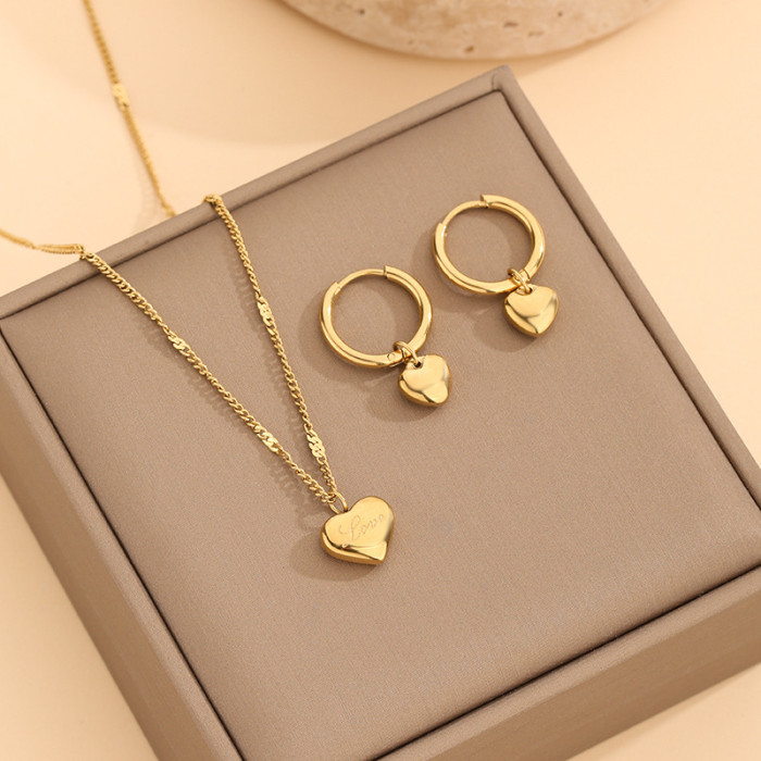 Love Heart Necklace 2024 New Women's Summer Clavicle Chain Simple Elegant Light Luxury Peach Heart Titanium Steel Jew...