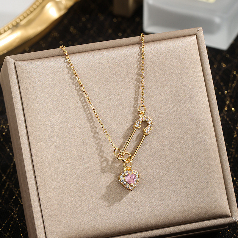 Copper Plated Gold Pendant Personalized Pin Fully Jeweled Loving Heart Light Luxury Titanium Steel Necklace Women's Fashion Non-Fading High-End Sense