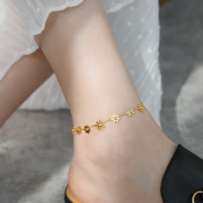 Korean Version Niche Design Chanel Style Titanium Steel Necklace for Women 18K Gold Plated Small Flower Daisy Bracele...