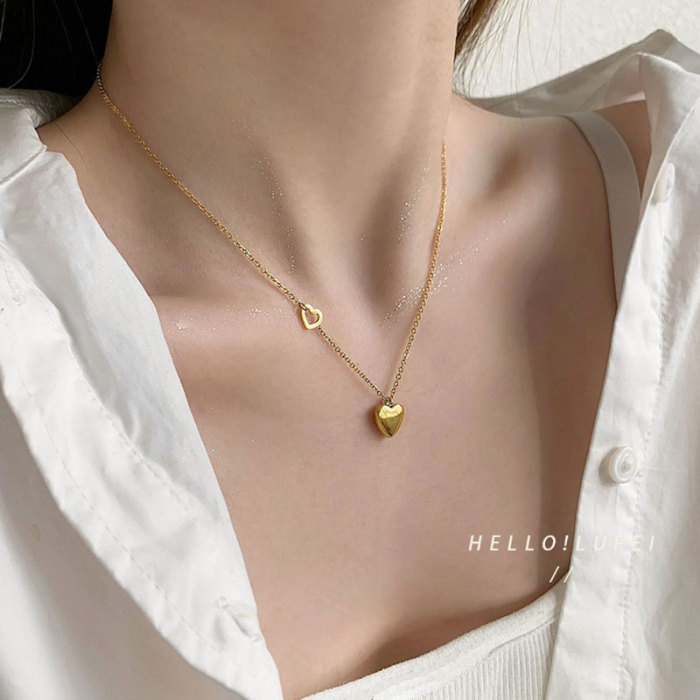 Non-Fading Korean Heart Necklace for Women, Collarbone Chain, Light Luxury Niche Design, 2024 New Titanium Steel Pendant