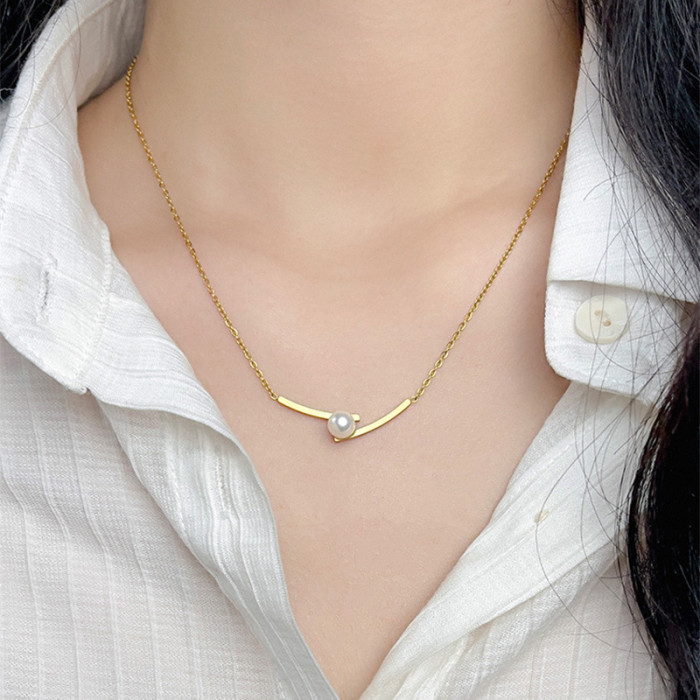 Minimalist Pearl Necklace for Women 2024 New Trendy Summer Collarbone Chain Light Luxury Niche Fashion Jewelry Titani...