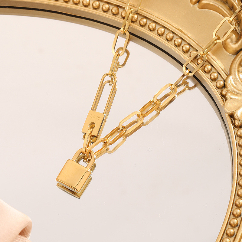 European and American Street Style Collarbone Chain High-end Titanium Steel Necklace for Women Lock Pendant Paperclip Trendy Gold Color Minimalist Retro Style