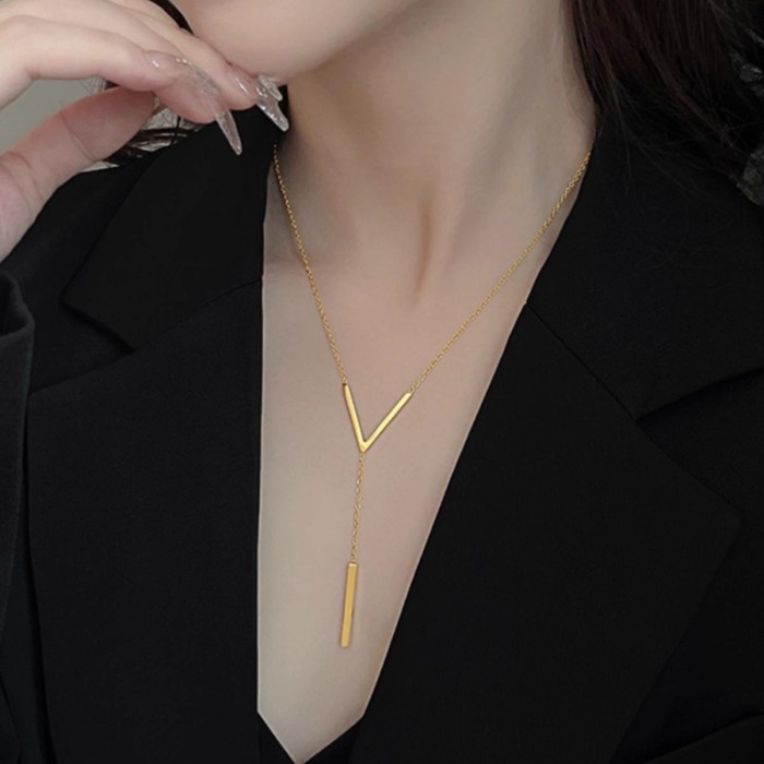 Korean Style Sweater Chain for Women, European and American Style Collarbone Chain, Simple Fashion V-shaped Letter Titanium Steel Necklace, Non-fading Ins Style