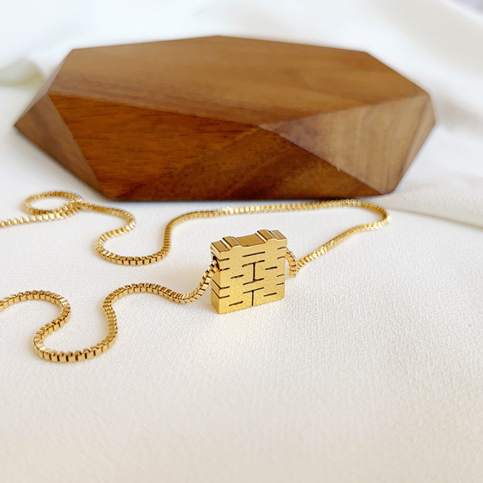 Chinese Style Double Happiness Necklace for Women Titanium Steel Plated with 18K Gold Chinese Style Hollow Square 囍 Character Fortune Pendant Non-Fading