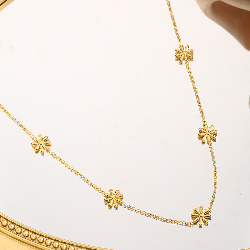 Fairy Temperamental Flower Fresh Design Little Daisy Titanium Steel Gold-Plated Necklace Non-Fading Net Red Blogger Same Jewelry