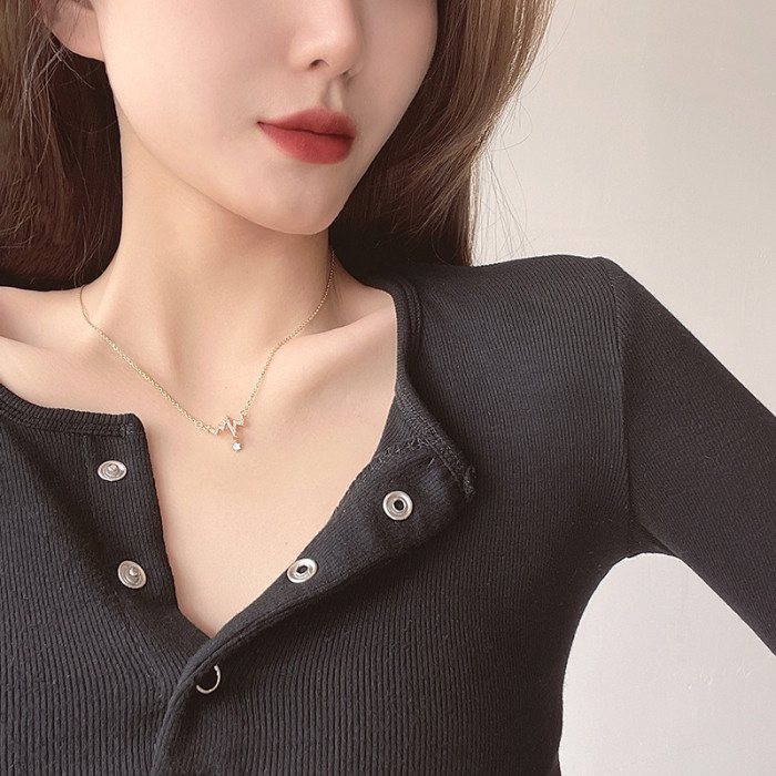 Light Luxury Niche Beating Heart Collarbone Chain 2024 New Ins Style Titanium Steel Necklace for Women Exquisite Micr...