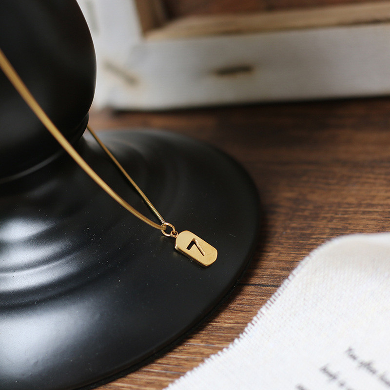 High-Grade Titanium Steel Non-Fading Necklace Light Luxury Niche 18k Gold Clavicle Chain Female Number 7 Pendant Student Jewelry Female