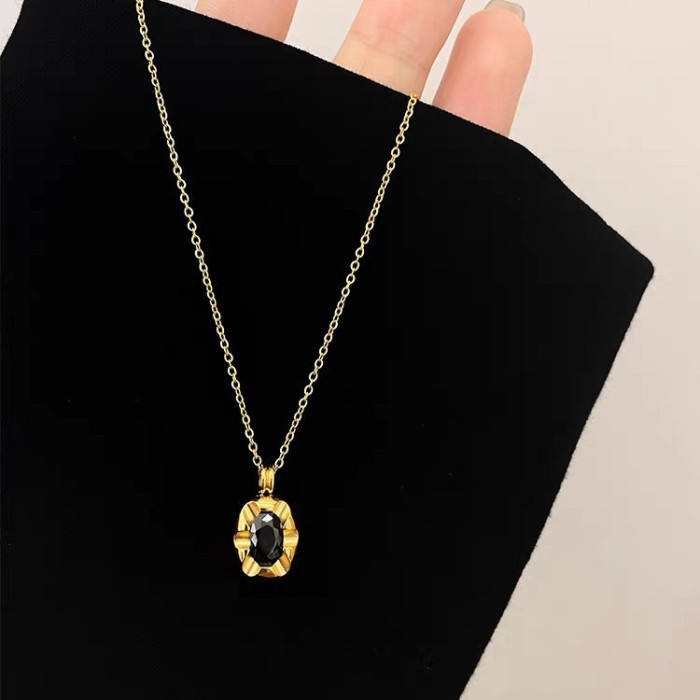 French Style Elegant Black Diamond Vintage INS Style Collarbone Chain Bath Wearable Versatile Layered Design 18K Plated Necklace
