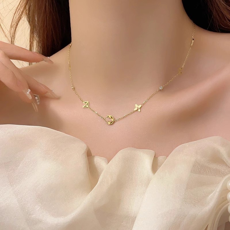 Cross-Border Hot Selling European and American Style Fashion High-End Four-Leaf Clover Collarbone Chain Titanium Steel Necklace for Women Mori Style High-End Jewelry