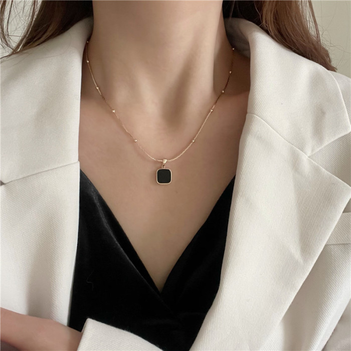 Black Dark Style Geometric Square Necklace for Women, Light Luxury Niche Design Clavicle Chain, 2024 New Minimalist Style