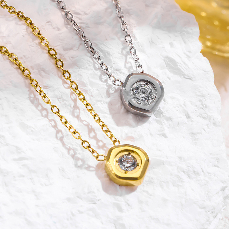316 Material European and American Trendy Cool Versatile Elegant Exquisite Meteorite Shape Inlaid Zircon Pendant Necklace Niche Design
