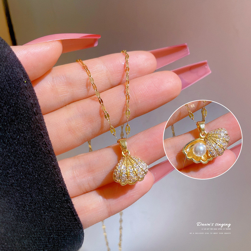 Korean Style Diamond Fashion Shell Pearl Necklace Titanium Steel No Fading Necklace Female Temperament Fan Pendant Online Influencer Jewelry