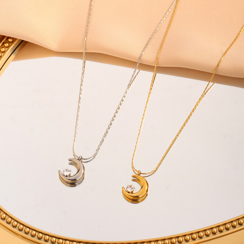Cross-Border Hot Selling Star Moon Crescent Claw Diamond Light Luxury Titanium Steel Necklace for Women Non-Fading Niche Design High-End Jewelry