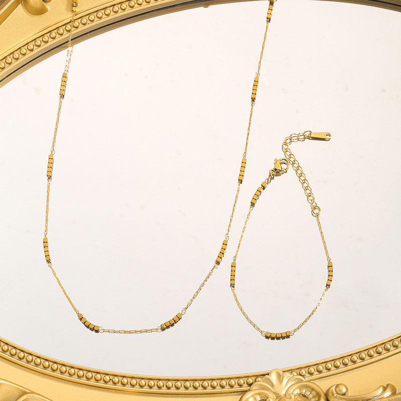 Cross-Border Titanium Steel Gold Silver Color Broken Silver Necklace for Women Small Square Niche Design Sense High-End Vintage Collarbone Chain