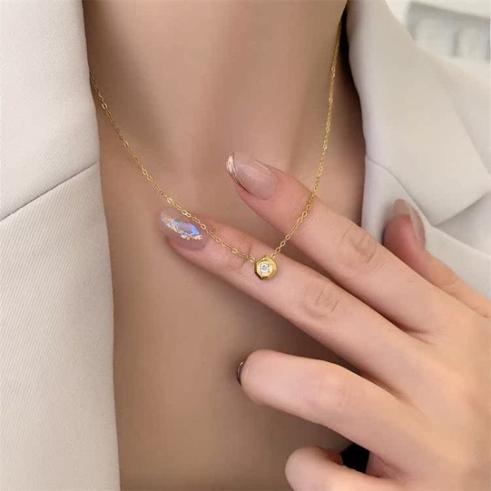 316 Material Trendy Cool Versatile Elegant Exquisite Meteorite Shape Inlaid Zircon Pendant Necklace Niche Design